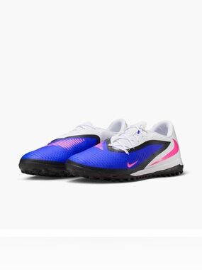 Nike Football Boots Phantom 6 Low Pro TF.